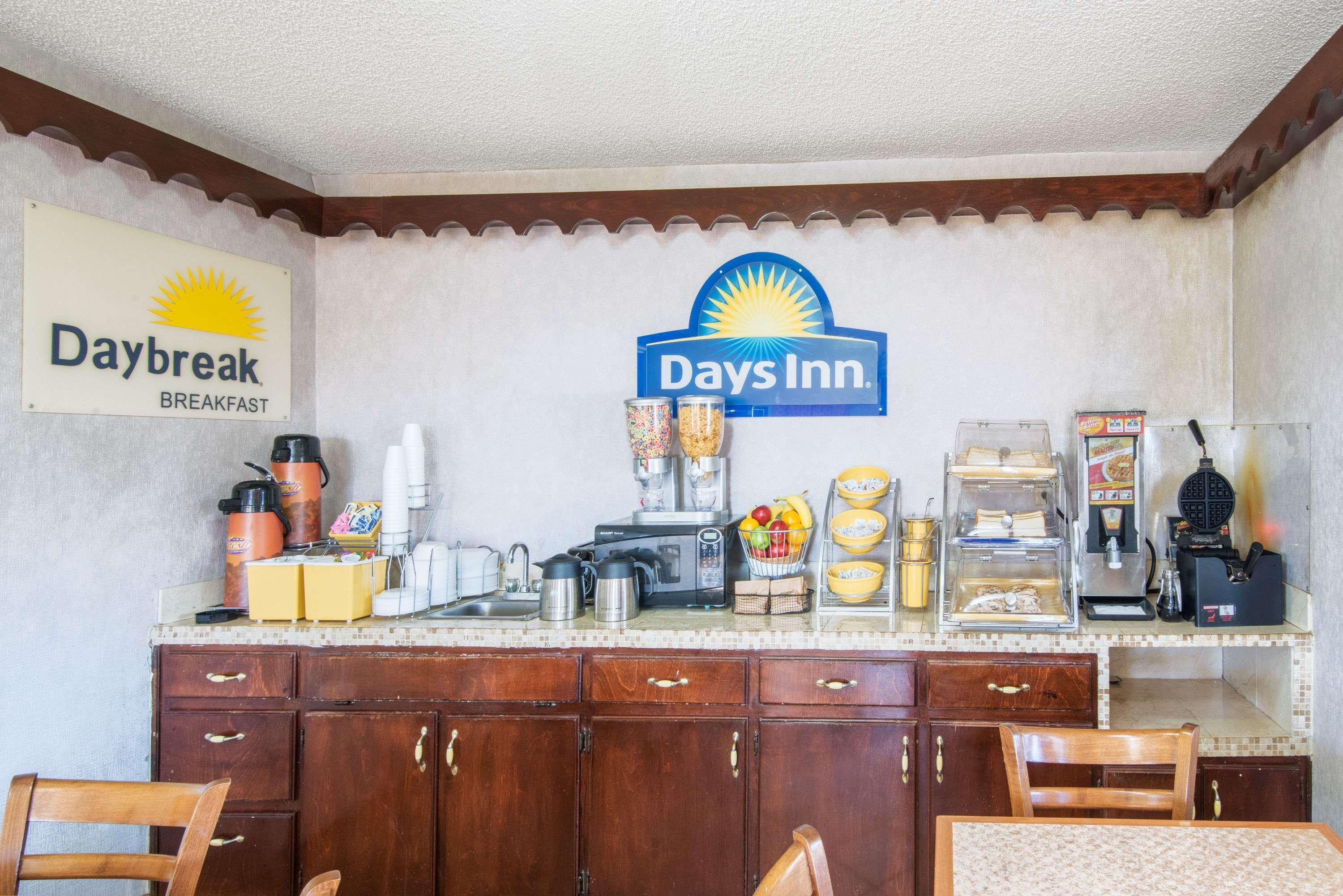 Days Inn By Wyndham Опеліка Екстер'єр фото