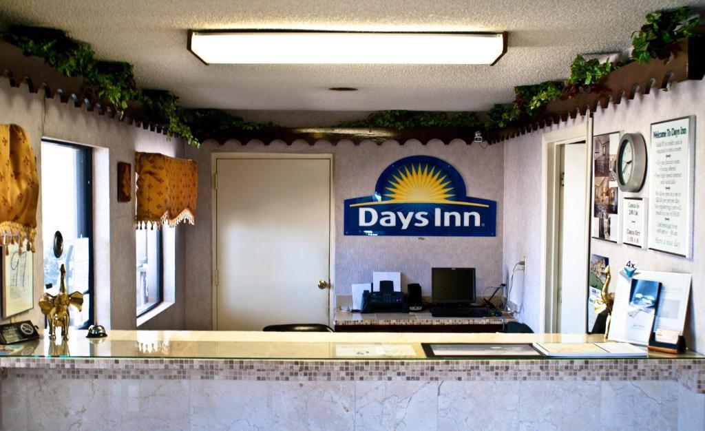 Days Inn By Wyndham Опеліка Екстер'єр фото